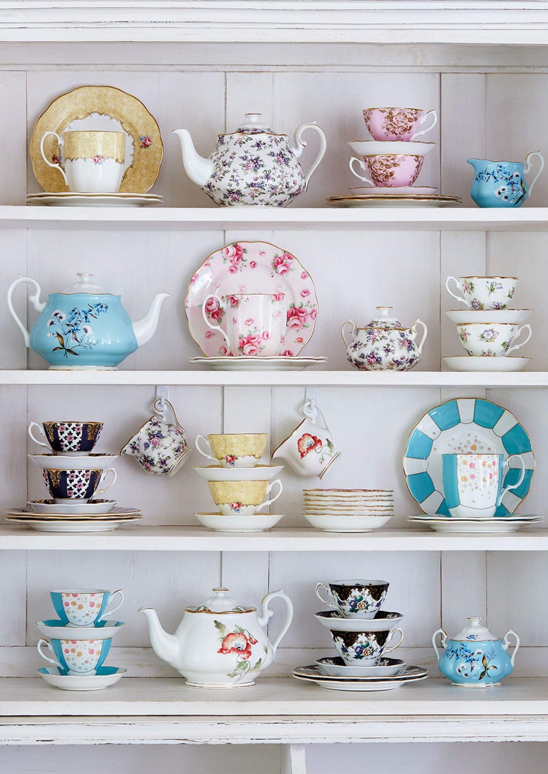 Royal Albert 100 Years 1950 3-Piece Set (Teacup, Saucer & Plate 8") - Image 4